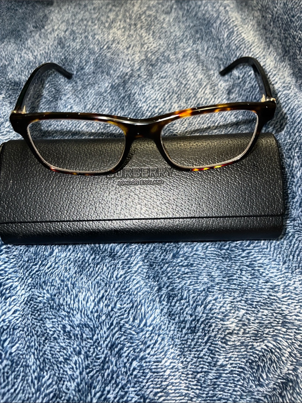 Burberry eyeglasses in a tortoise shell pattern B2108 - Picture 2 of 7